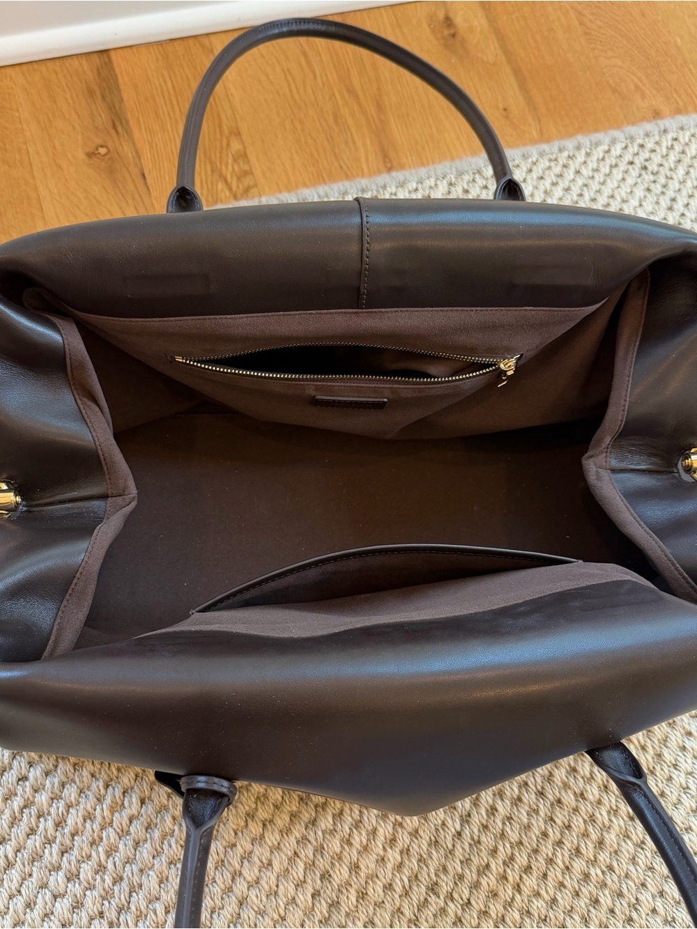 Verafied Club large Leather Tote in Dark Brown - Picture 7 of 12